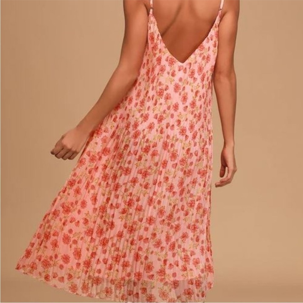 NWT Lulu's Liza Pink Floral Print Pleated Midi Dress - Picture 4 of 8